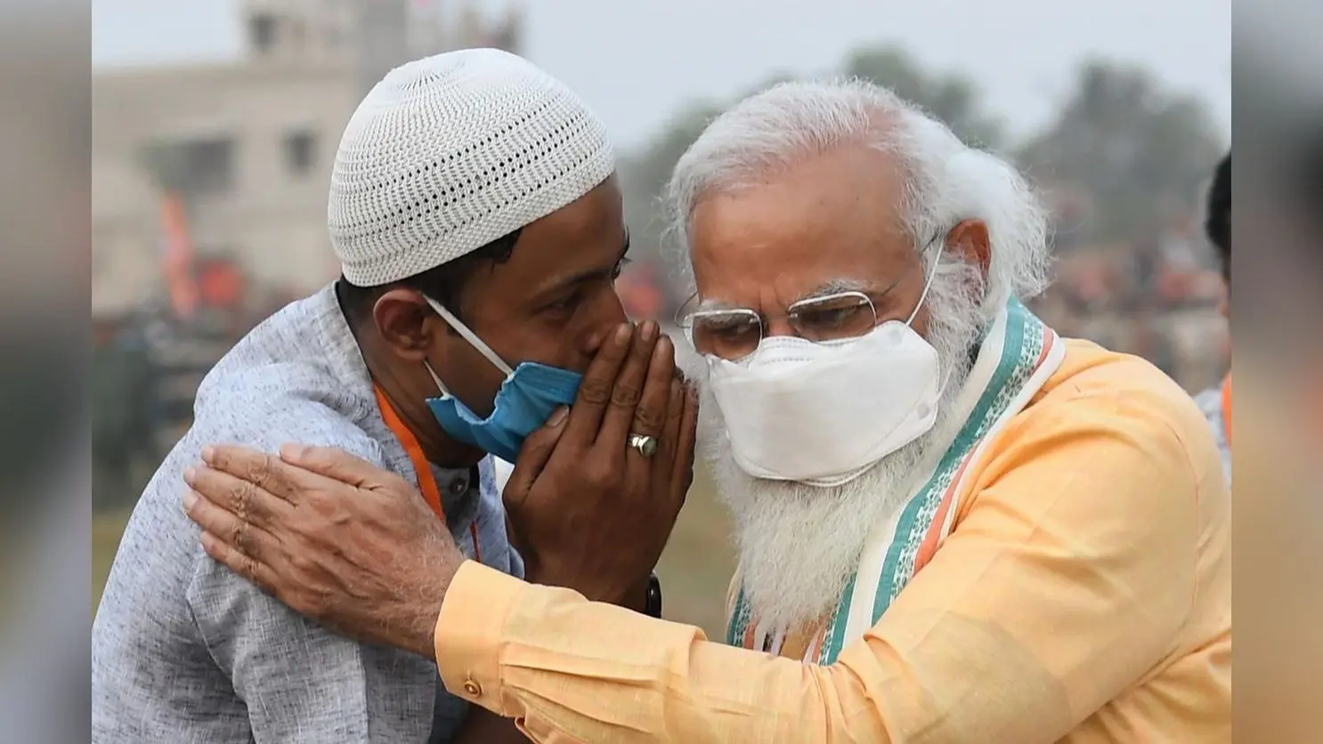 बंगाल चुनाव में मुस्लिम वोटर्स पर जंग, ममता और शुभेंदु को नोटिस, आखिर वोट बैंक में क्यों उलझी हैं पार्टियां?