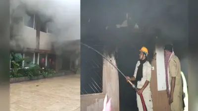 PHOTOS: रांची के सर्किट हाउस में लगी भीषण आग, कड़ी मश्क्कत के बाद दमकल कर्मियों ने पाया काबू