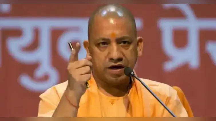 गोला गोकर्णनाथ विधानसभा सीट पर उपचुनाव में जीत पर CM योगी ने दी बधाई, प्रत्याशी अमन गिरी से बोले…