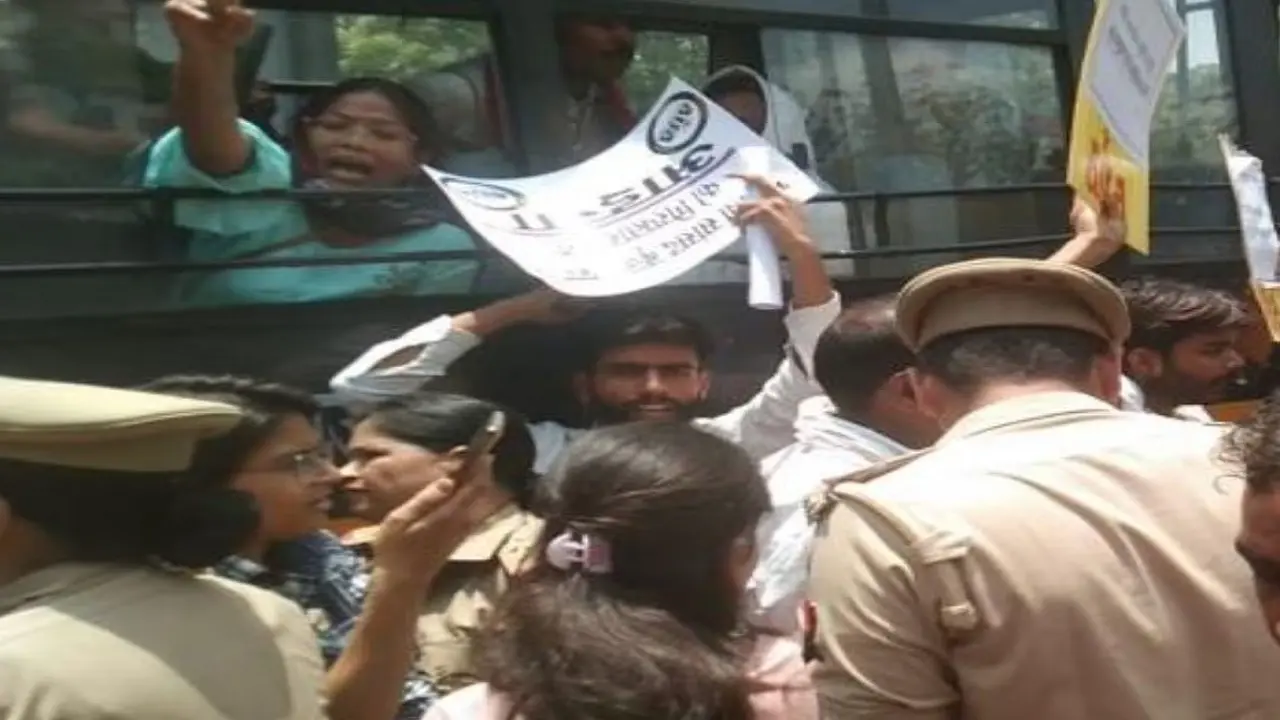 आगरा में CISF के जवानों को तनाव मुक्त करने की दी गयी जानकारी, पर्यटन का बताया गया महत्व