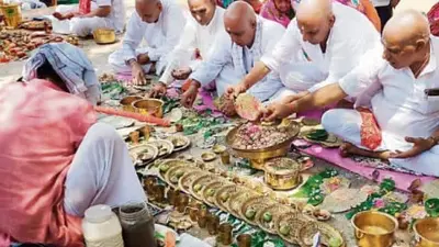 बिहारः ग्रामीण स्कूल में पढ़ने वाले दो बच्चे रातों रात बने ‘करोड़पति’, फिर अकाउंट चेक करने उमड़े गांव के लोग