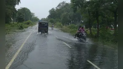 बिहार में उफनाने लगी नदियां, दनियावां-बिहारशरीफ एनएच 30ए पर चढ़ा पानी