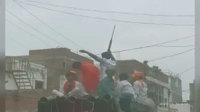 कानपुर में रामनवमी पर निकली शोभायात्रा, लहराए हथियार, बाबा के बुलडोजर पर रही सबकी निगाह