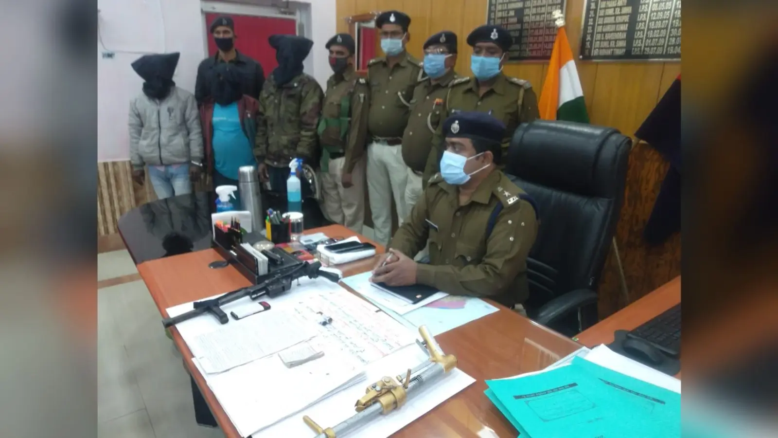 औरंगाबाद में पुलिस ने तीन खूंखार नक्सलियों को किया गिरफ्तार