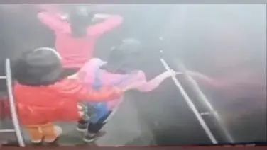 Ghaziabad: लिफ्ट में 24 मिनट तक फंसी रहीं तीन मासूम बच्चियां, परिजनों ने लगाया लापरवाही का आरोप, केस दर्ज