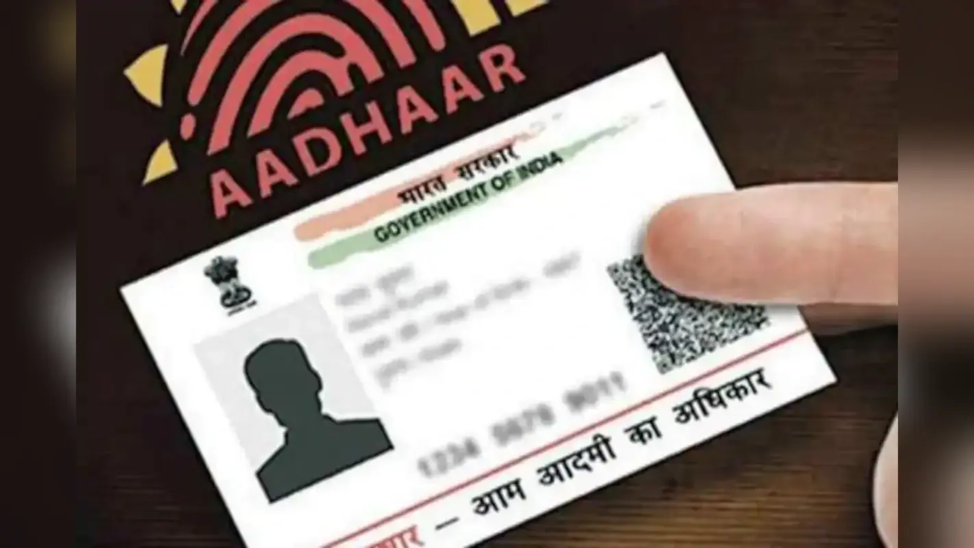 Prabhat Khabar Special: डॉक्युमेंट्स के साथ आधार कार्ड को अपडेट कराना अनिवार्य, नहीं तो हो जायेगा रद्द