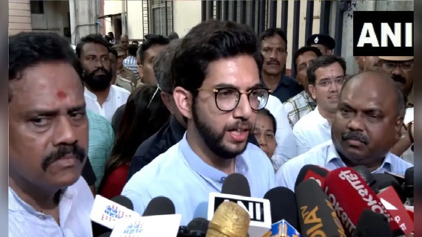 आदित्य ठाकरे ने किया बड़ा दावा, कहा- मातोश्री आकर रोने लगे थे एकनाथ शिंदे, जेल जाने की कही थी बात