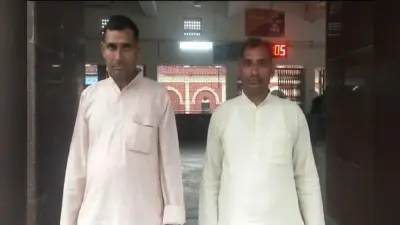 Agra News: महिला को बनाया बंधक, बेटे की कनपटी पर तमंचा लगा लूटे 12 लाख, सीसीटीवी में कैद हुआ बदमाश