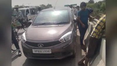 Agra News: युवक ने पुल पर खड़ी की कार और फिर यमुना में लगा दी छलांग, तलाश में जुटे पीएसी के गोताखोर