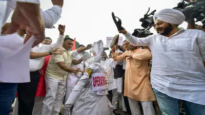 ‘ऑपरेशन लोटस’ पर दिल्ली विधानसभा में ‘आप’ विधायकों का हंगामा, सदन की कार्यवाही कल तक के लिए स्थगित