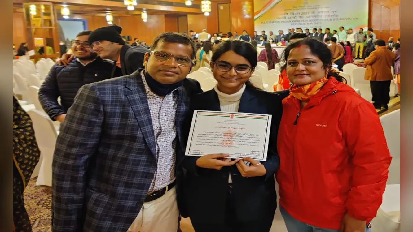 CBSE बोर्ड टॉपर चितरपुर की आस्था ने राजपथ पर PM मोदी संग देखा रिपब्लिक डे परेड, बोली- अविश्वसनीय था पल