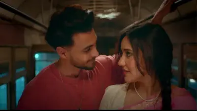 Pehli Pehli Baarish: आयुष शर्मा और नेहा शर्मा का रोमांटिक सॉन्ग पहली पहली बारिश रिलीज, देखें VIDEO