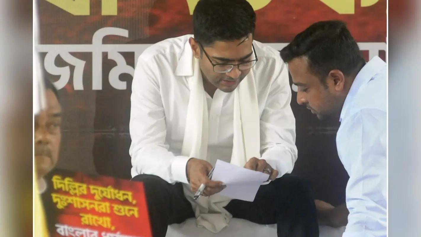 West Bengal : तृणमूल सांसद अभिषेक बनर्जी ने केन्द्र को दिया अल्टीमेटम, 1 नवबंर से आंदोलन की चेतावनी