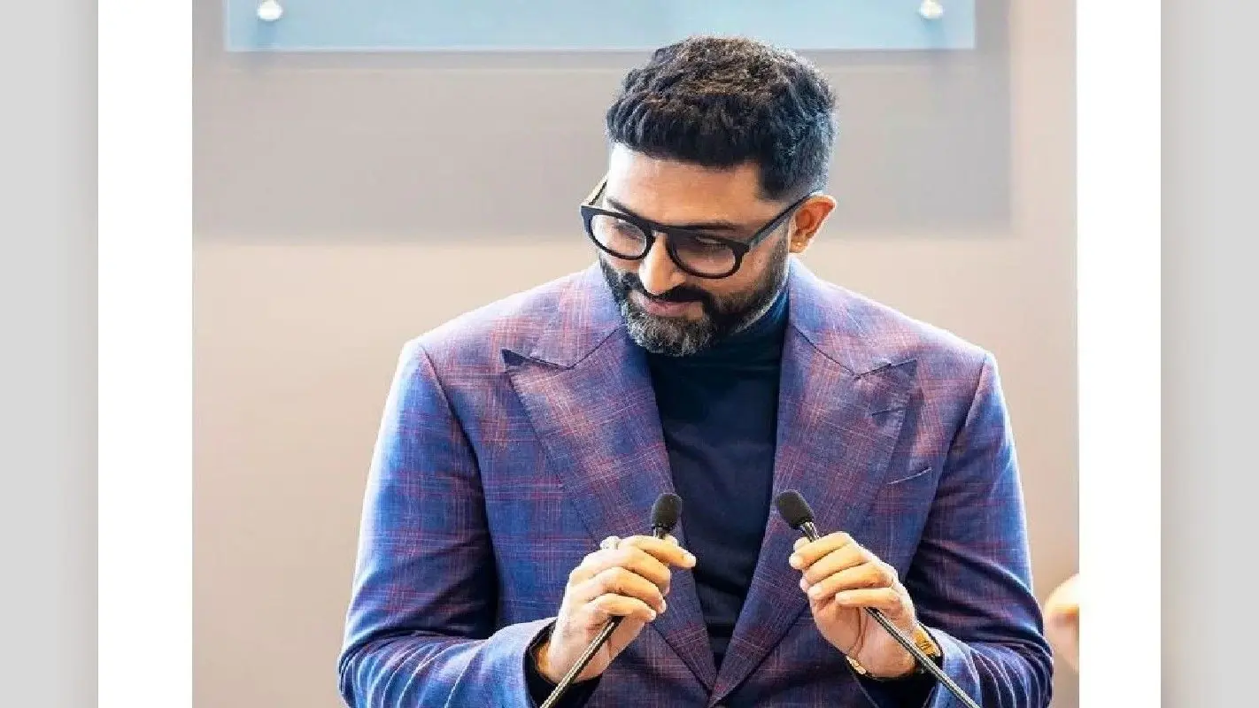शाहरुख खान ने अभिषेक बच्चन को दिया था ये करियर एडवाइज, जिसे आज भी फॉलो करते हैं एक्टर