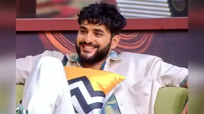 Bigg Boss OTT 2: कितनी संपत्ति के मालिक हैं अभिषेक मल्हान? क्या एल्विश यादव को हरा पाएंगे Fukra Insaan