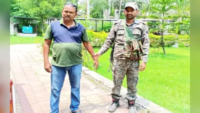 हजारीबाग : झुरझुरी के मुखिया को रिश्वत लेते ACB ने रंगे हाथ पकड़ा, राशि निकालने के लिए मांगे थे 5 हजार