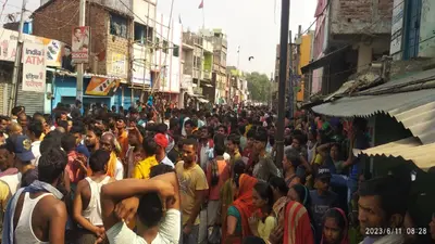 बिहार: लखीसराय में अनियंत्रित हाईवा की चपेट में आकर बाइक सवार युवती की मौत, आक्रोश में लोगों ने किया सड़क जाम