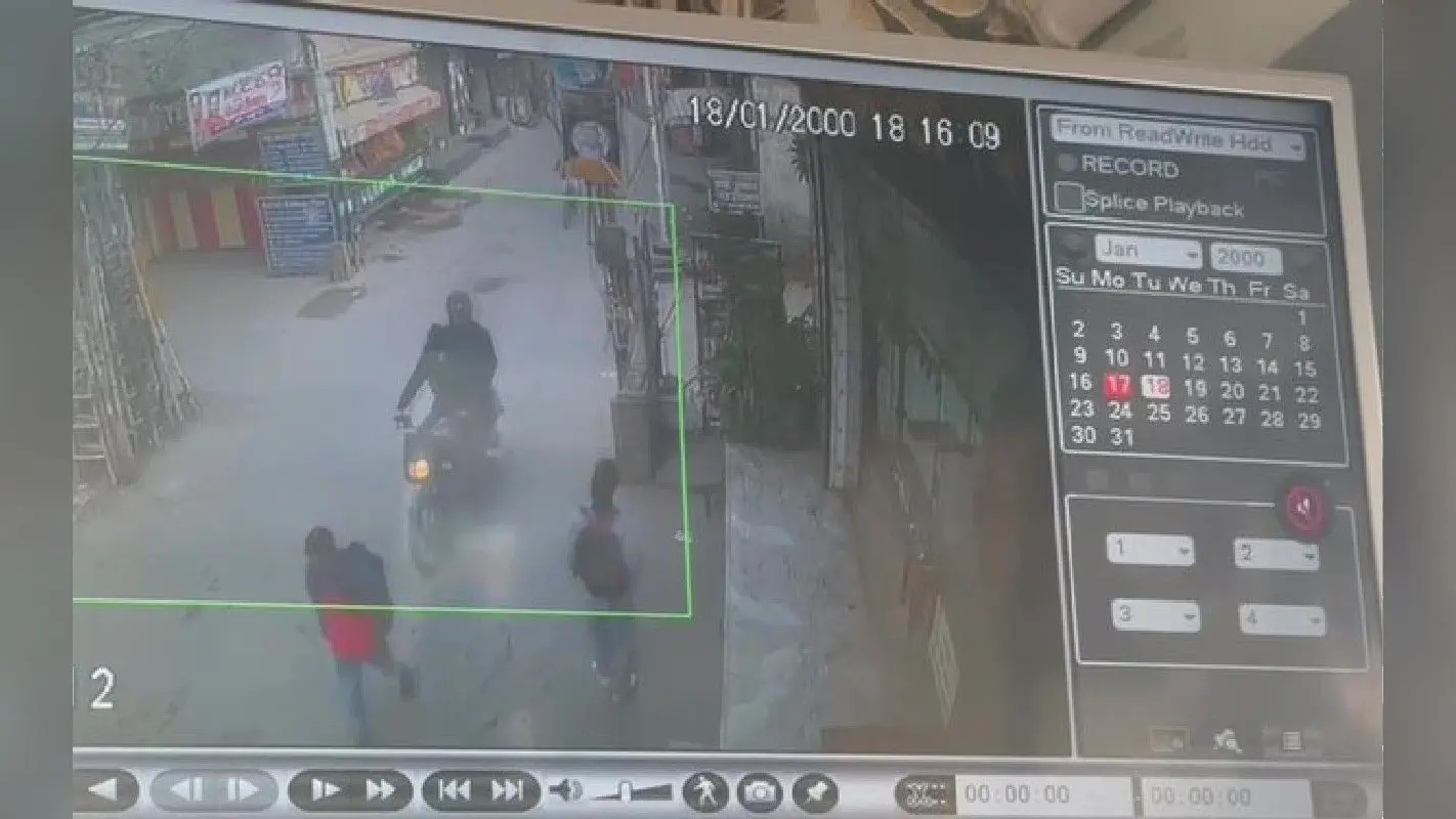 एसिड अटैक केस में दिल्ली पुलिस ने फ्लिपकार्ट को जारी किया नोटिस, जानें क्या है पूरा मामला