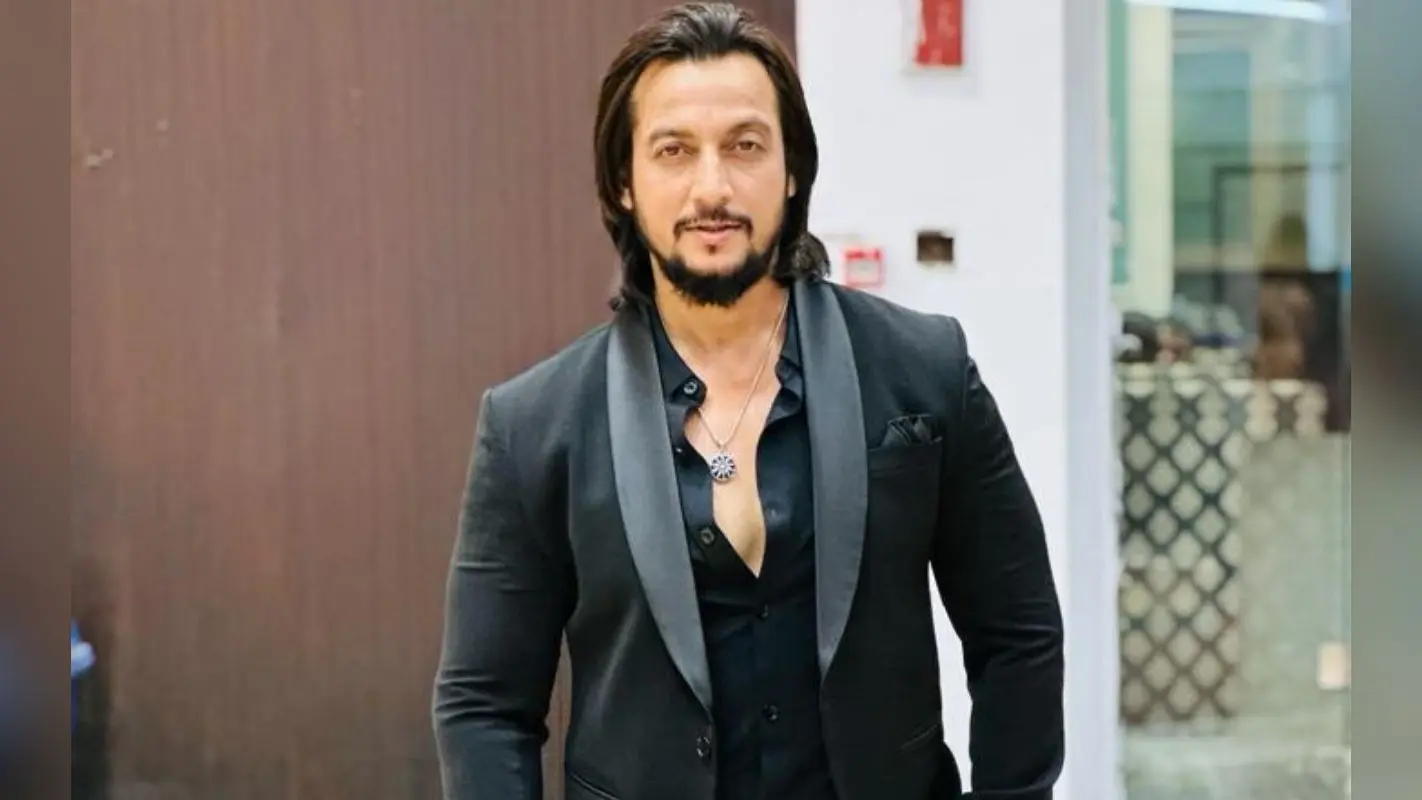 Exclusive Photos: झारखंड के पठान बड़े पर्दे पर, वर्ल्ड वाइड रिलीज हुई फिल्म एनआरआई वाइव्स