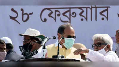Bengal Chunav 2021 : जब मंच पर पीरजादा अब्बास की हुई एंट्री तो माइक छोड़ जाने लगे कांग्रेस के अधीर रंजन चौधरी, पढ़िए ब्रिगेड रैली की इनसाइड स्टोरी