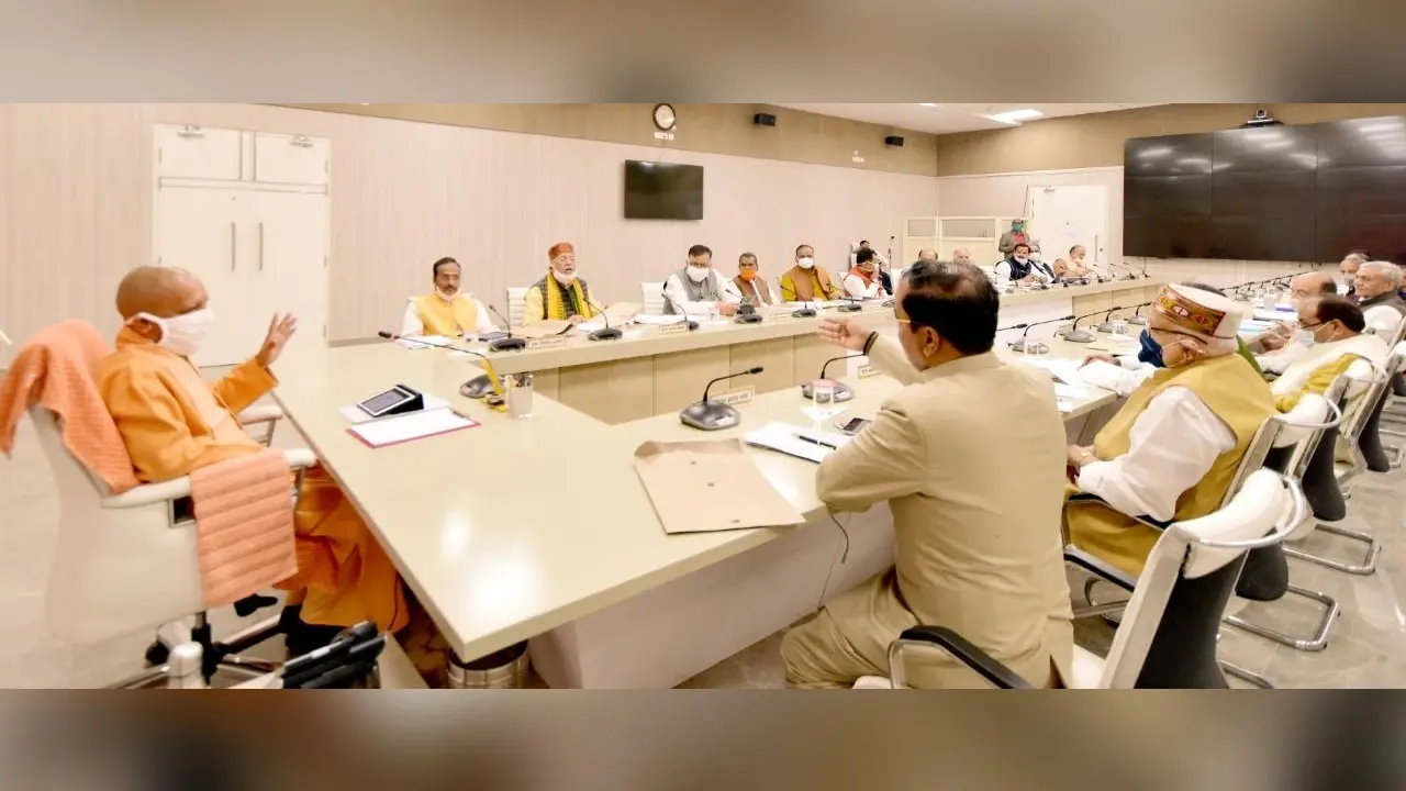 UP News: तो यूपी में इस दिन से योगी सरकार शुरू कर देगी फ्री स्मार्टफोन और टैबलेट वितरण का काम, आप भी देखें