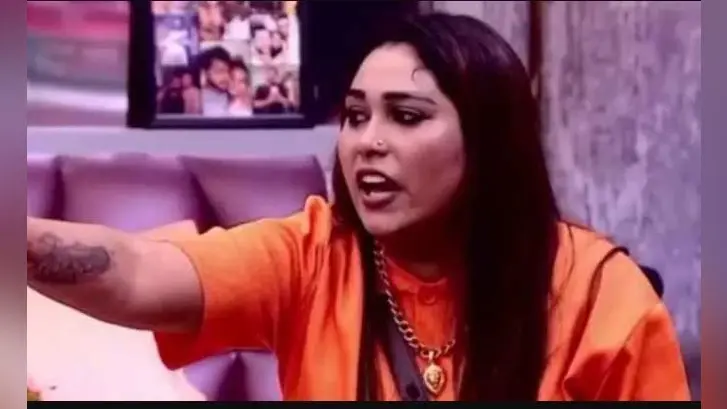 Bigg Boss 15: अफसाना खान को मेकर्स ने किया शो से बाहर, खुद को चाकू से पहुंचाया नुकसान! VIDEO