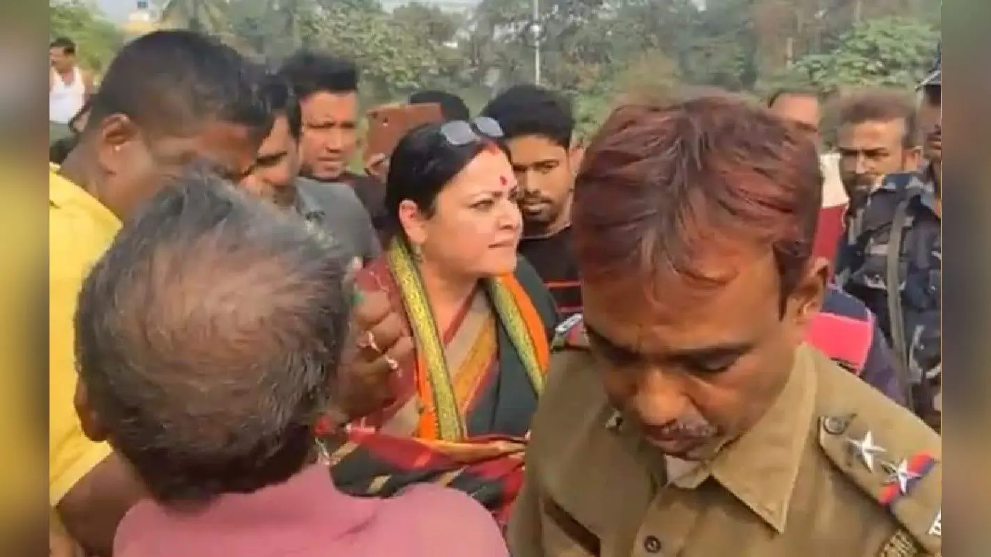 West Bengal News : भाजपा विधायक ने गायों से लदी वाहन को रोका, 4 तस्कर हुए गिरफ्तार