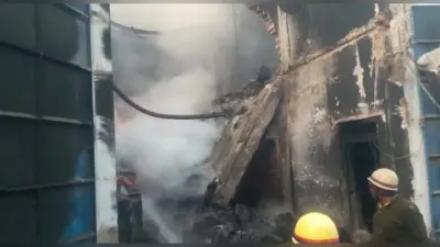 Agra: घर से स्कूल के लिए निकले छात्र पहुंचे अस्पताल, वैन से टकराया टैंकर, 5 बच्चे घायल, एक छात्रा गंभीर