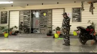 UP: बरेली में अंबेडकर प्रतिमा लगाने पर बवाल, एसएसपी ने पुलिसकर्मियों को किया लाइन हाजिर, जानें पूरा मामला