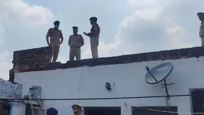 Agra News: छापे की सूचना से अस्पताल में मचा हड़कंप, बाथरूम में बंद किए मरीज और तीमारदार, बाहर से किया लॉक