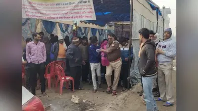 Agra News: धरने पर बैठी बुजुर्ग महिला ने तोड़ा दम, सड़क और नाले के निर्माण के लिए चल रहा था प्रदर्शन