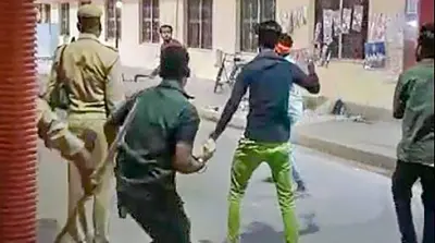 गोरखनाथ मठ पर हमले के आरोपी मुर्तजा अब्बासी को विशेष अदालत ने न्यायिक हिरासत में भेजा जेल, जानें अपडेट