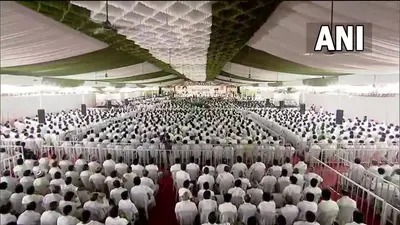 जनरल काउंसिल की बैठक से पहले पन्नीरसेल्वम समर्थकों का हंगामा, AIADMK कार्यालय का तोड़ा दरवाजा
