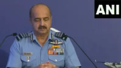 चीन के साथ जारी तनाव के बीच सेना को मजबूत कर रही है मोदी सरकार, एयर चीफ मार्शल ने कही ये बात