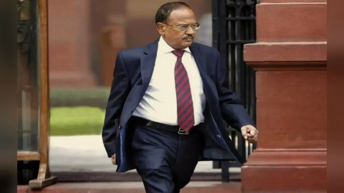 अजीत डोभाल ने ब्रिटेन NSA से की मुलाकात, भारतीय अफसरों को धमकाने का उठाया मुद्दा, सामने रखी यह मांग