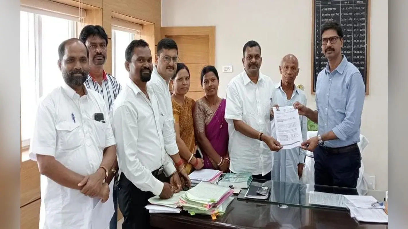 रांची के कांची नदी पर क्षतिग्रस्त हारिण पुल मरम्मत को लेकर आजसू ने सौंपा ज्ञापन, सचिव ने दिये जांच के आदेश