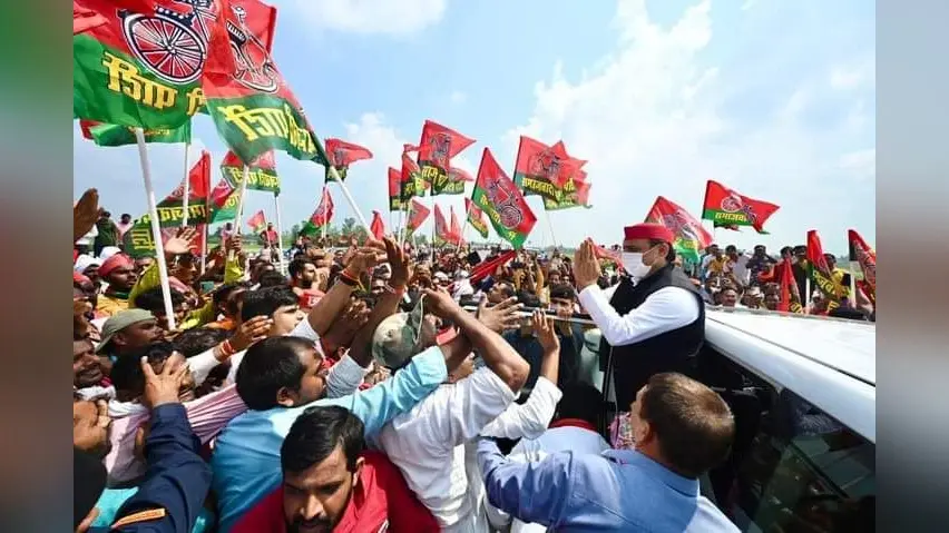 UP Chunav 2022: आधा दर्जन से अधिक सपा विधायकों के टिकट खतरे में! महिला-यूथ चेहरे पर अखिलेश यादव का फोकस