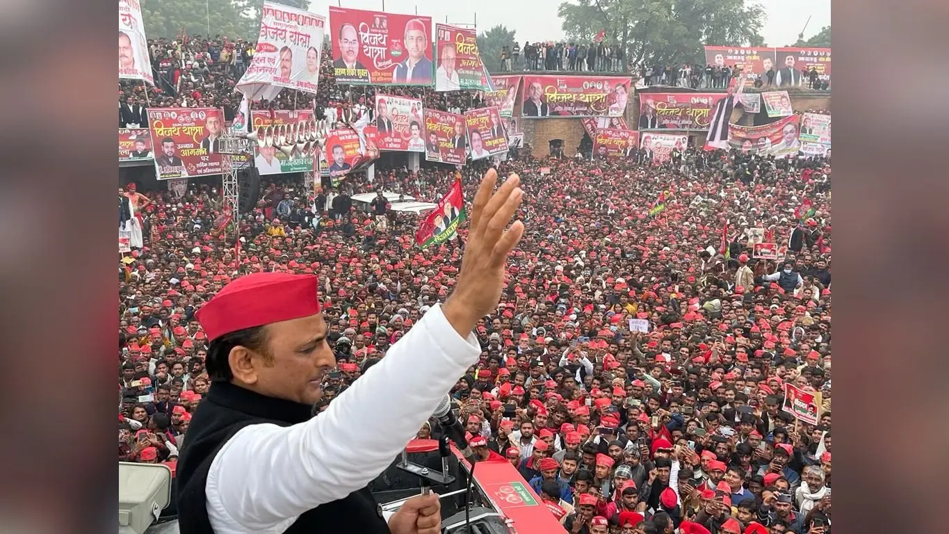 Akhilesh Yadav in Unnao: हादसे में साइकिल सवार की हुई मौत तो देंगे पांच लाख रुपये