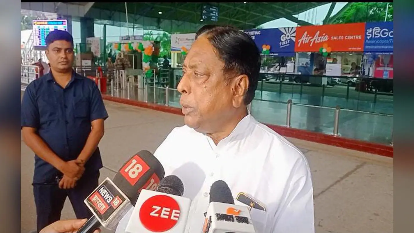 दिल्ली में आलाकमान के साथ बैठक कर रांची लौटे मंत्री आलमगीर आलम, बोले- सीट शेयरिंग को लेकर नहीं हुआ कोई फैसला