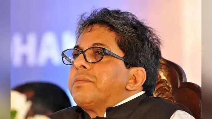 ममता बनर्जी के चहेते IAS आलापन बंद्योपाध्याय के खिलाफ होगी कार्रवाई? क्या कहते हैं विशेषज्ञ