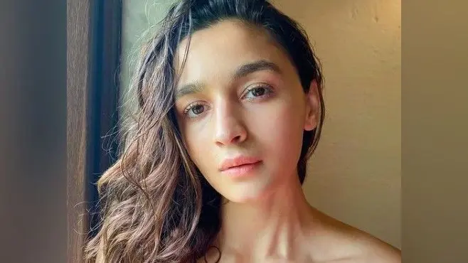 Elvish Yadav और Manisha Rani पर दिल हार बैठी आलिया भट्ट, कहा- रॉकी और रानी की जोड़ी में उनका सिस्टम… VIDEO