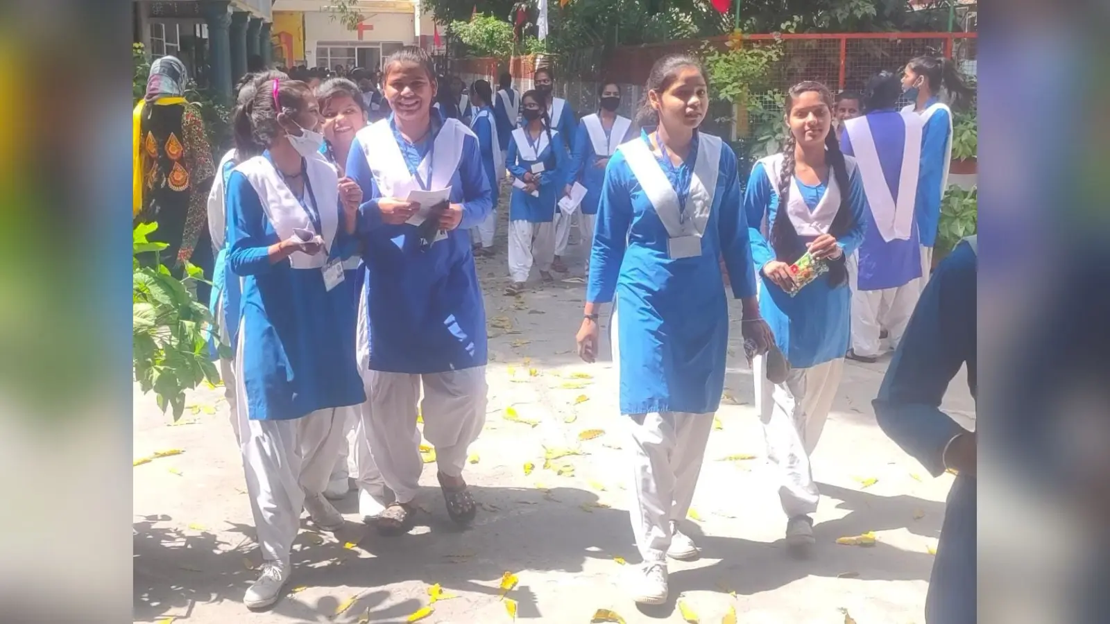 UP Board Exam: अलीगढ़ में पुलिस के हाथ लगे 9 मुन्नाभाई, 18 पर FIR, जानें कब होंगे प्रैक्टिकल