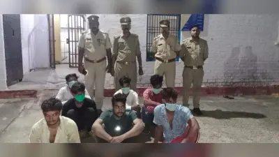 अलीगढ़ आईआईएमटी कॉलेज में हंगामा, छात्रों ने जमकर किया हंगामा, स्टैंड पर अवैध वसूली का है मामला