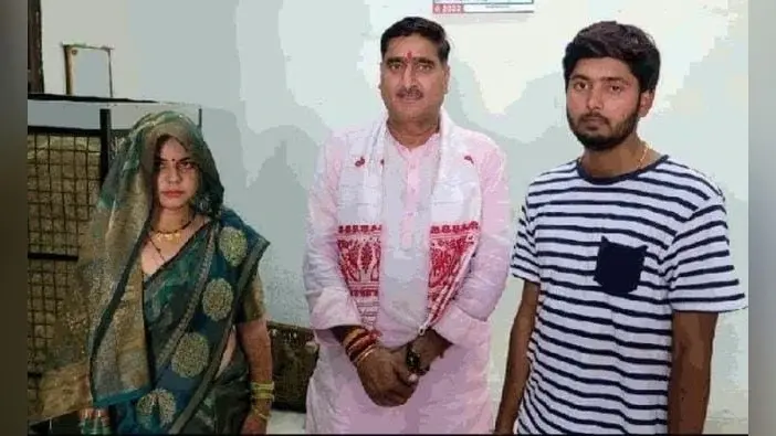 Aligarh News: बहू ने सांसद से मुंह दिखाई में मांग लिया कुछ ऐसा, खूशी से झूम उठा पूरा गांव, निभाएंगे वादा