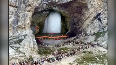 Amarnath Yatra: भूस्खलन के बाद जम्मू-श्रीनगर राजमार्ग बंद, अमरनाथ जा रहे भक्तों का जत्था रामबन में रोका