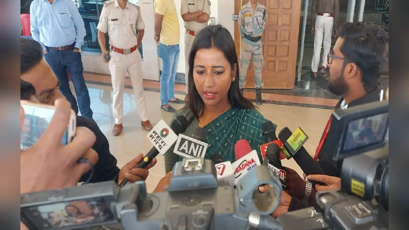 रांची : अंबा प्रसाद के ठिकानों पर छापामारी खत्म, योगेंद्र साव के यहां से जमीन के 100 से अधिक कागजात मिले