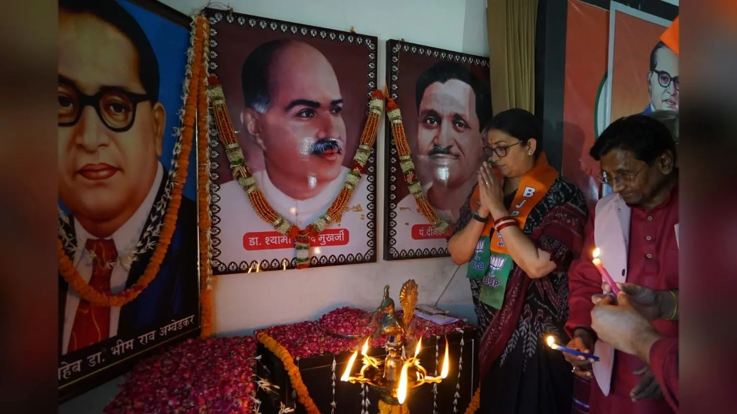 केंद्रीय मंत्री स्मृति ईरानी ने वाराणसी में डॉ. आंबेडकर की जयंती मनाई, कांग्रेस पर किया करारा प्रहार