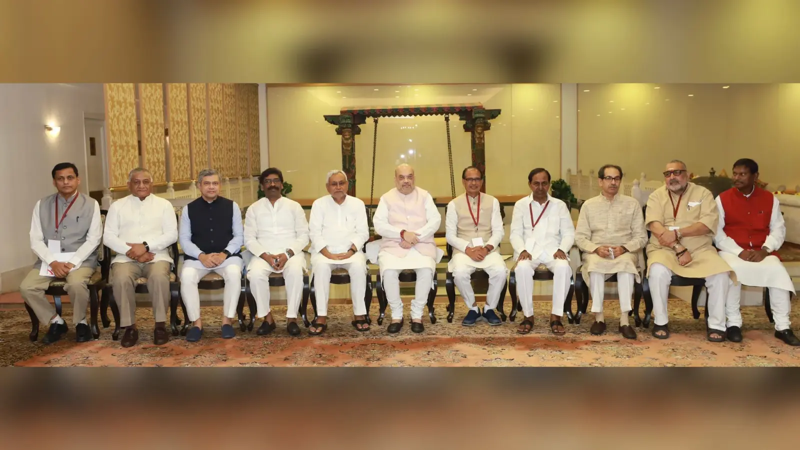 एक साल में खत्म की जाये नक्सल समस्या, अमित शाह ने मुख्यमंत्रियों के साथ में बैठक में कहा