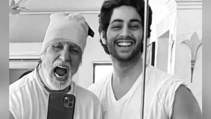 अमिताभ बच्चन के नाती का कपूर फैमिली से है खास कनेक्शन, सुहाना खान से है गहरी दोस्ती, यहां पढ़ें अगस्त्य नंदा के बारे में सबकुछ