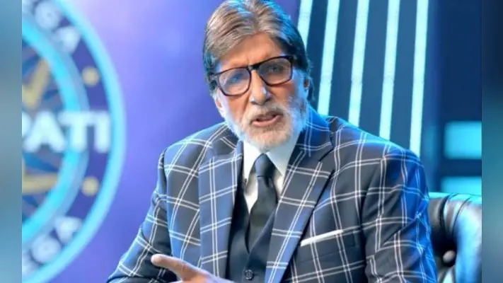 Amitabh Bachchan: सुरक्षा घेरा तोड़कर बिग बी से मिलने पहुंचा फैन, मांगा ऑटोग्राफ, देखें तस्वीरें